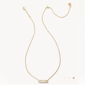 Kendra Scott Leanor Gold Short Pendant Necklace in Iridescent Drusy